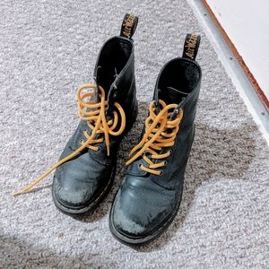 Dr. Martens 1460 Soft Leather Women's 6
